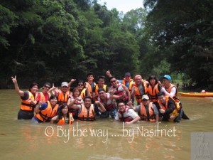 Family Reunion Group Photo. Image by Nasifriet